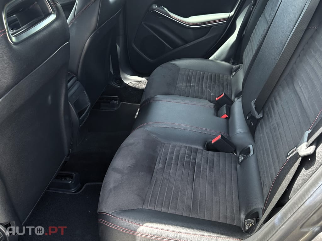 Mercedes-Benz A 180 AMG Line