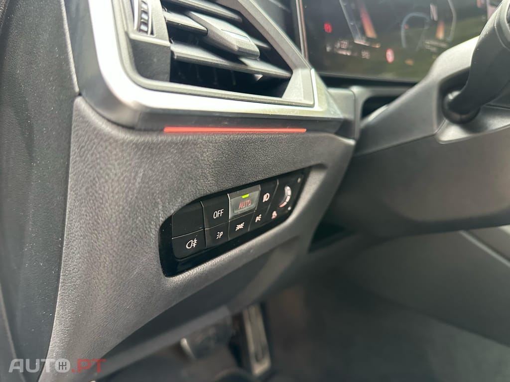 BMW 330 e Touring Pack Desportivo M Auto