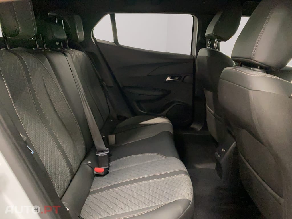 Peugeot E-2008 54 kWh Allure