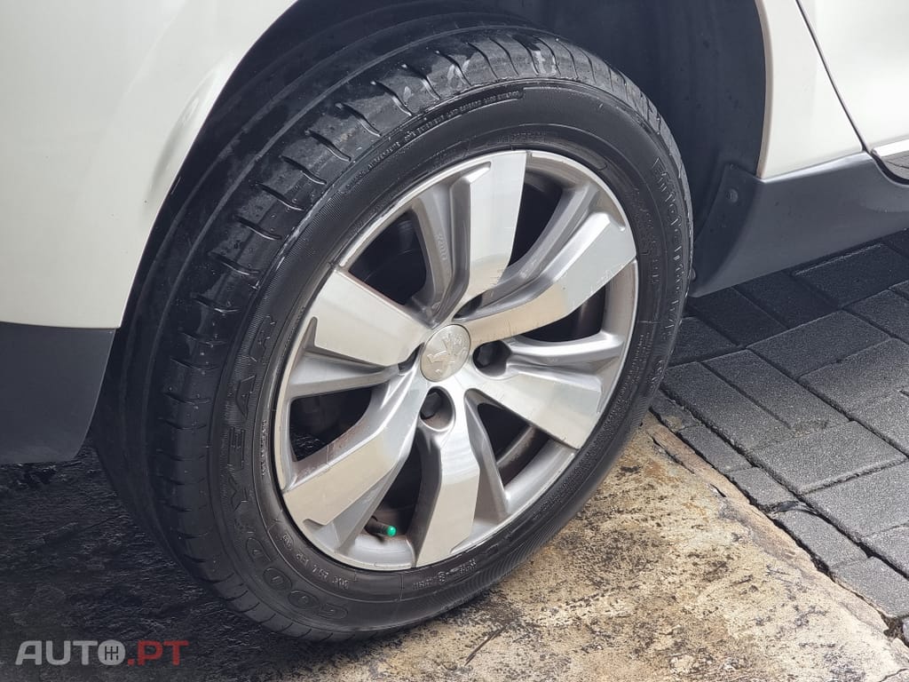 Peugeot 2008 1.6 BlueHDi Allure