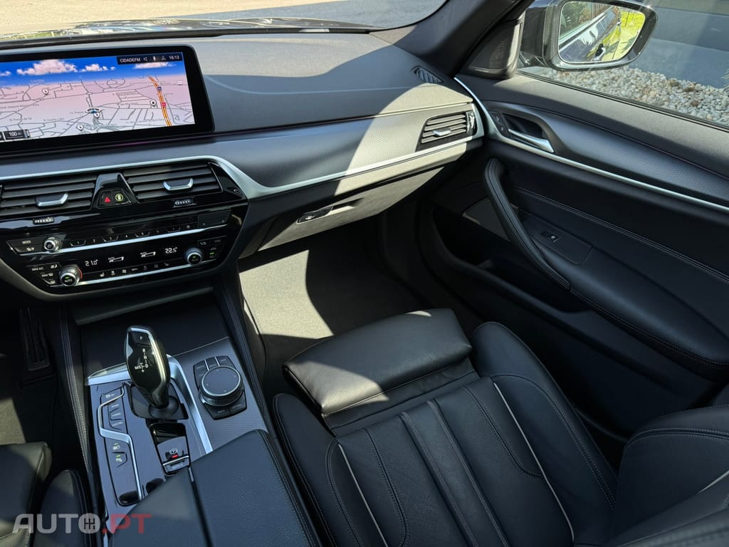 BMW 530 e Pack Desportivo M