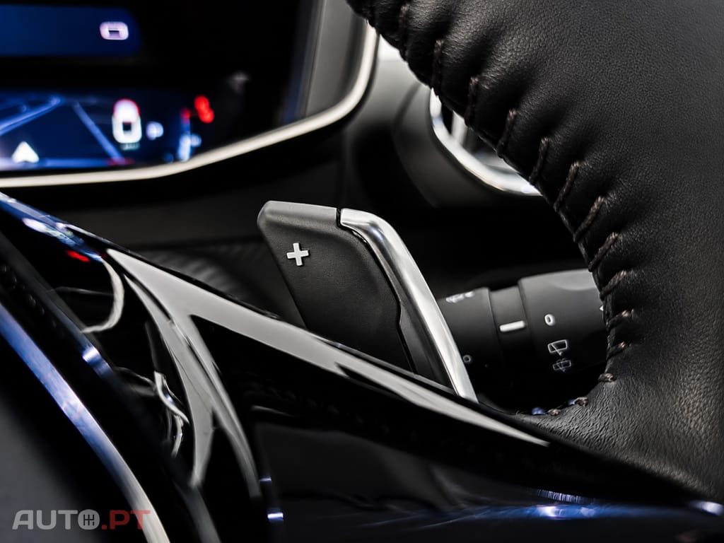 Peugeot 2008 1.2 PureTech Allure EAT8