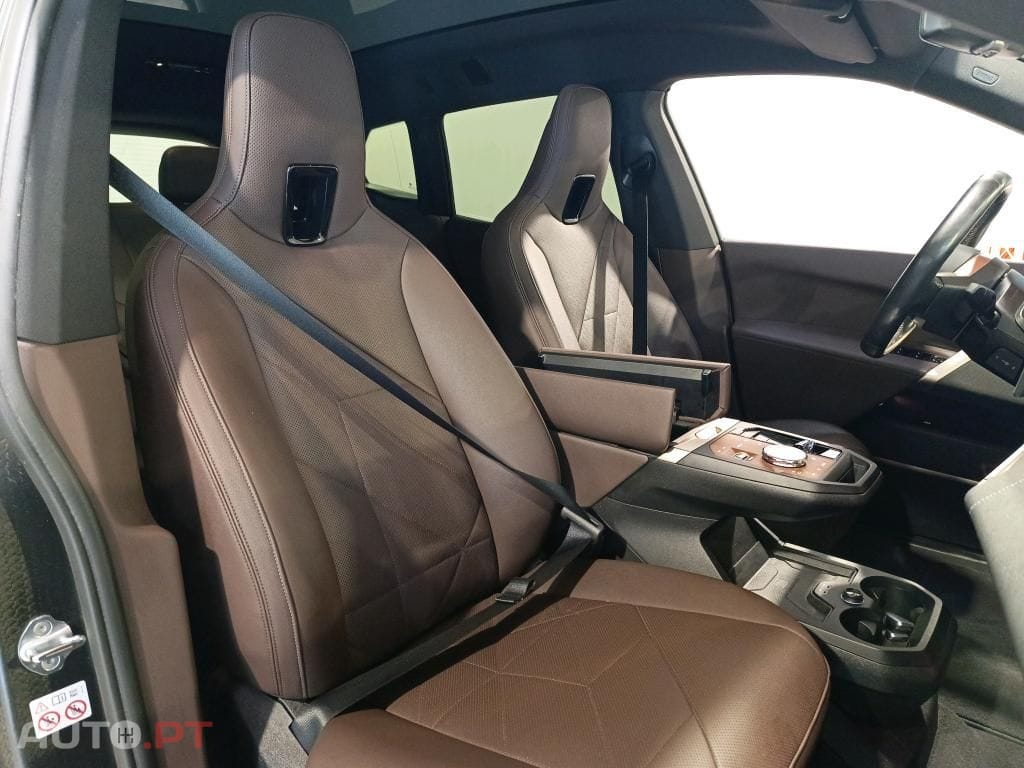 BMW iX xDrive 40