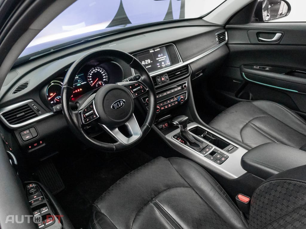 Kia Optima 2.0 CVVT PHEV