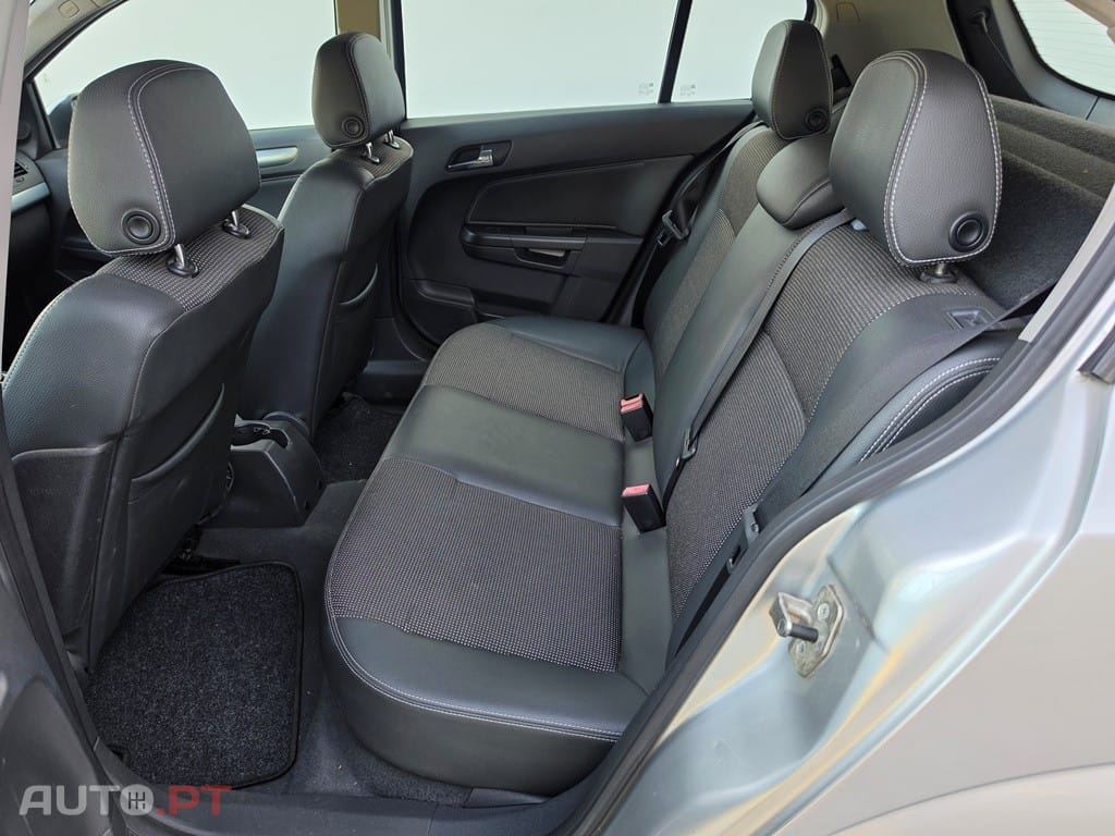 Opel Astra 1.7 CDTi Executive