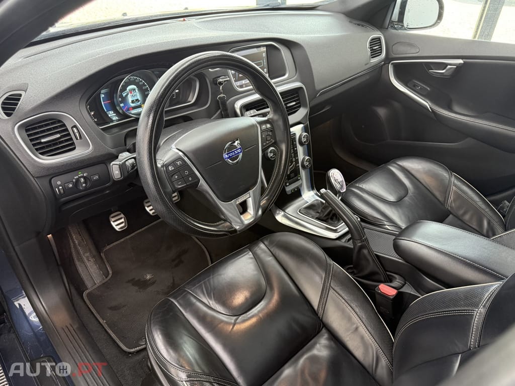 Volvo V40 1.6 D2 R-Design Momentum