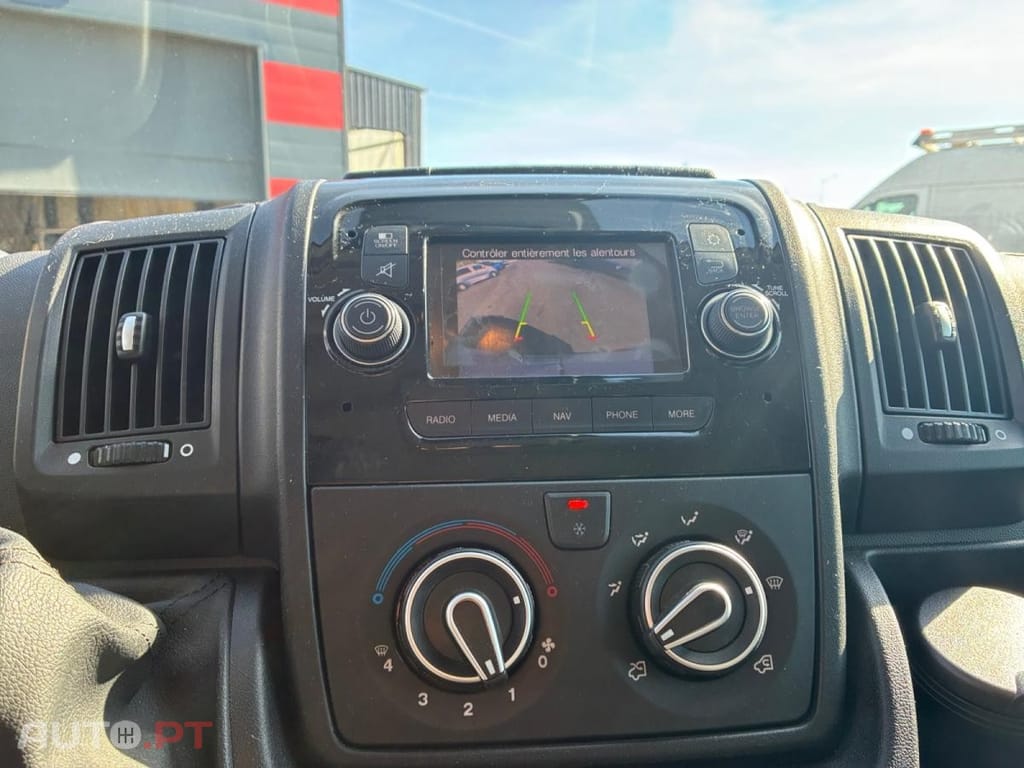 Peugeot Boxer 2.2 BlueHDi 330 L1H1 Premium