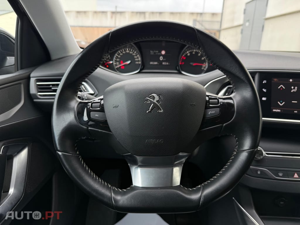 Peugeot 308 1.2 PureTech Allure Pack