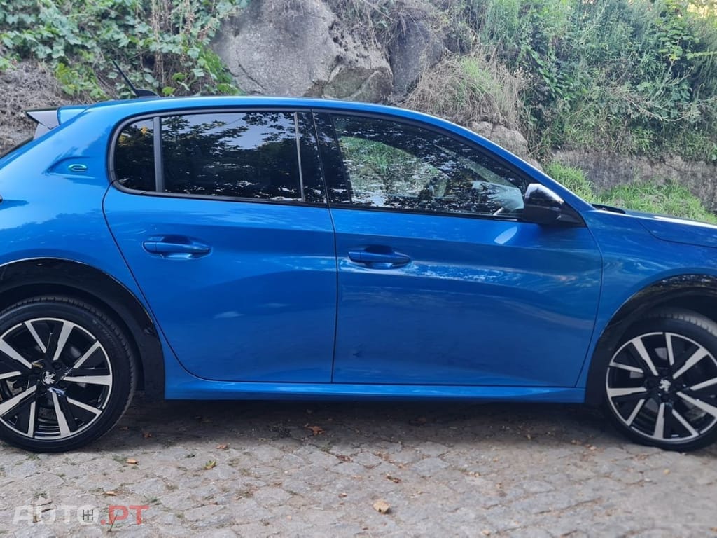 Peugeot E-208 GT