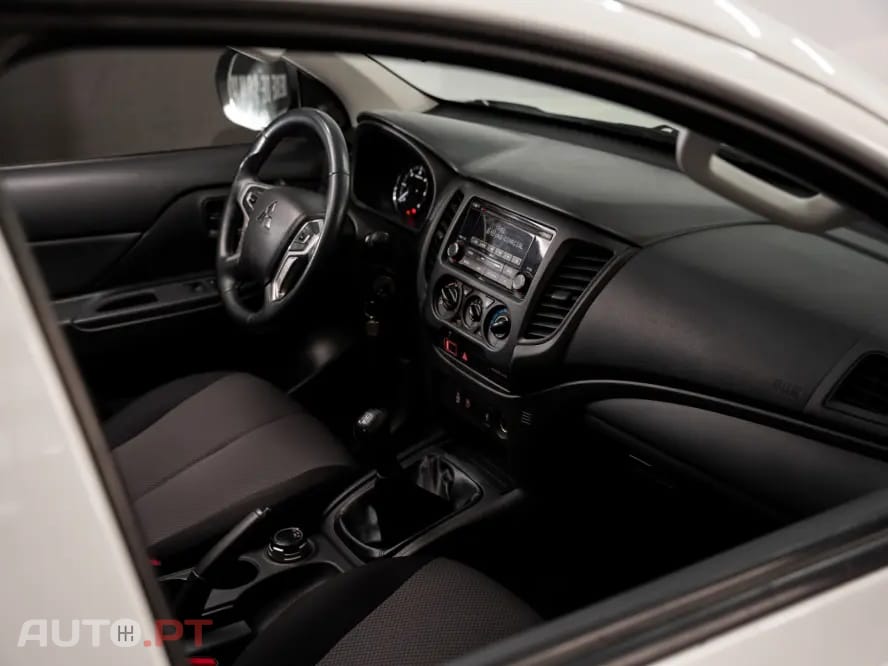 Mitsubishi L200 2.3 DI-D CD Invite 4WD
