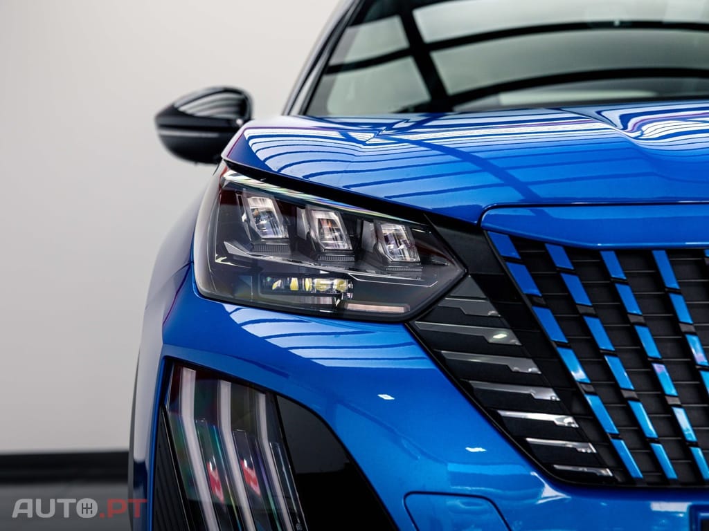 Peugeot E-2008 54 kWh GT