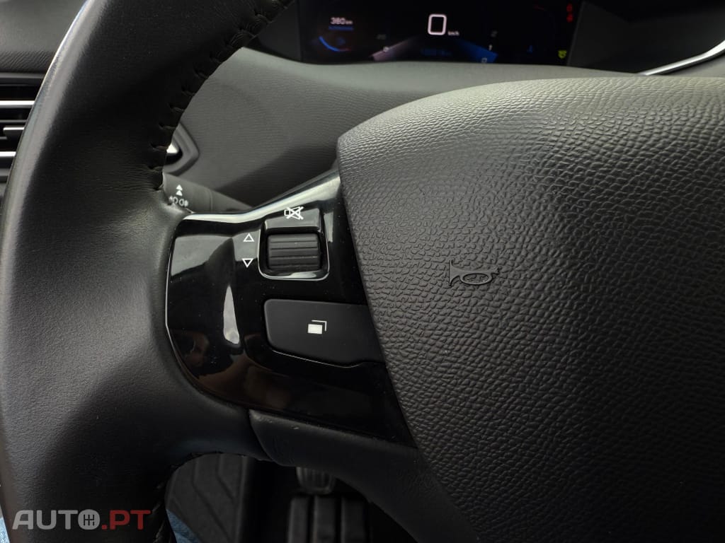 Peugeot 308 1.5 BlueHDi Style J17