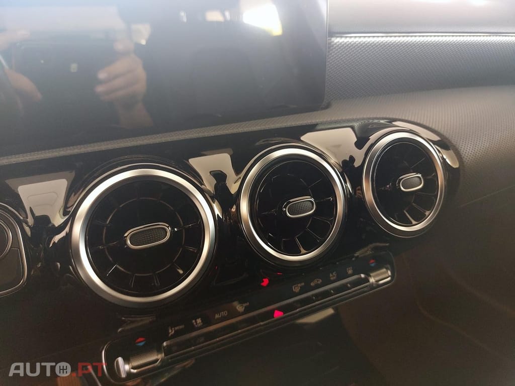 Mercedes-Benz A 250 e Progressive