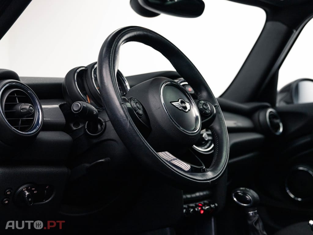 MINI Cooper Cooper D Auto