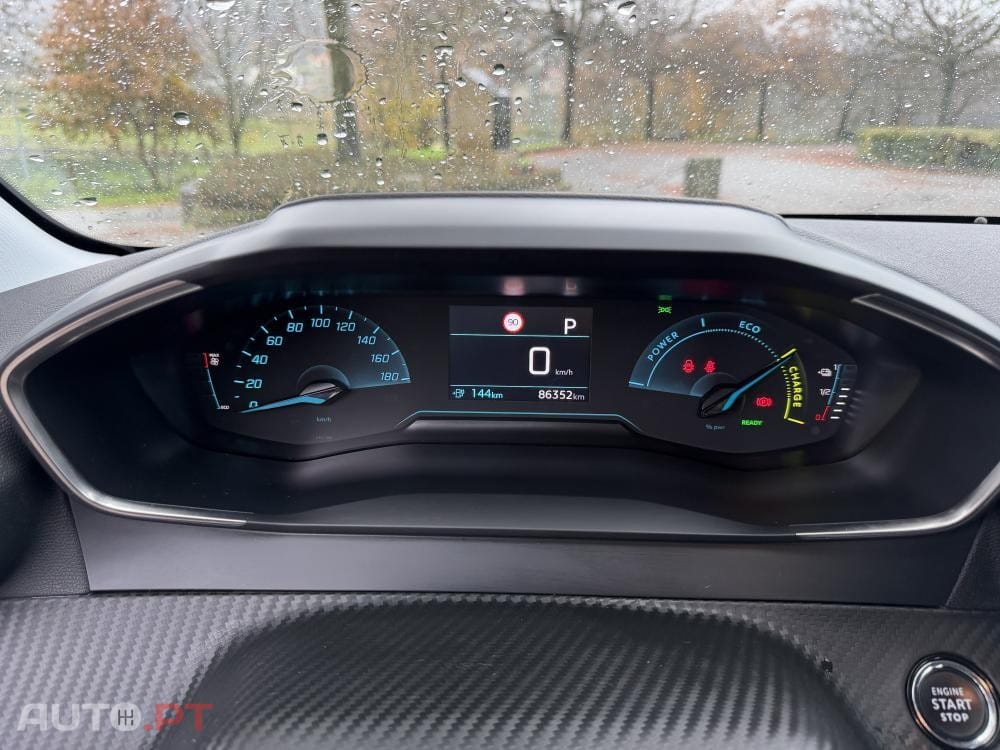 Peugeot E-208 50 kWh Allure Pack