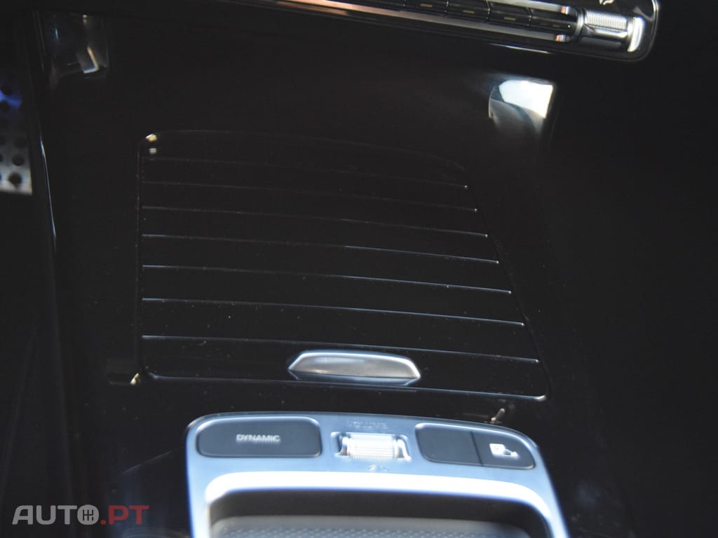 Mercedes-Benz A 250 e AMG Line