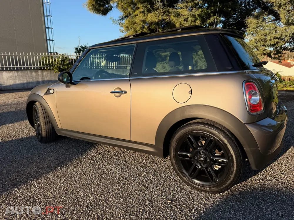 MINI Cooper Cooper D