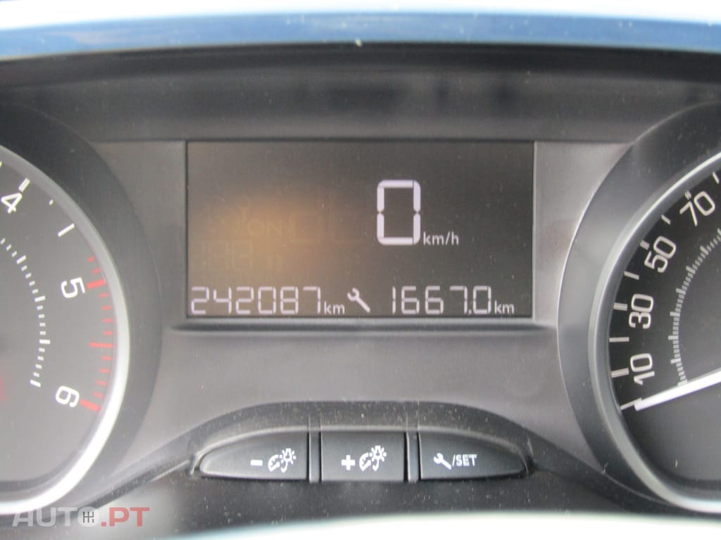 Peugeot 208 1.6 BlueHDi Style