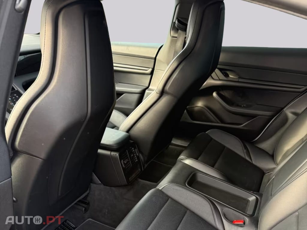 Porsche Taycan Performance I.V.A DEDUTIVEL 