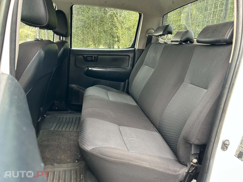 Toyota Hilux 4x4 2.5D-4D 144cv