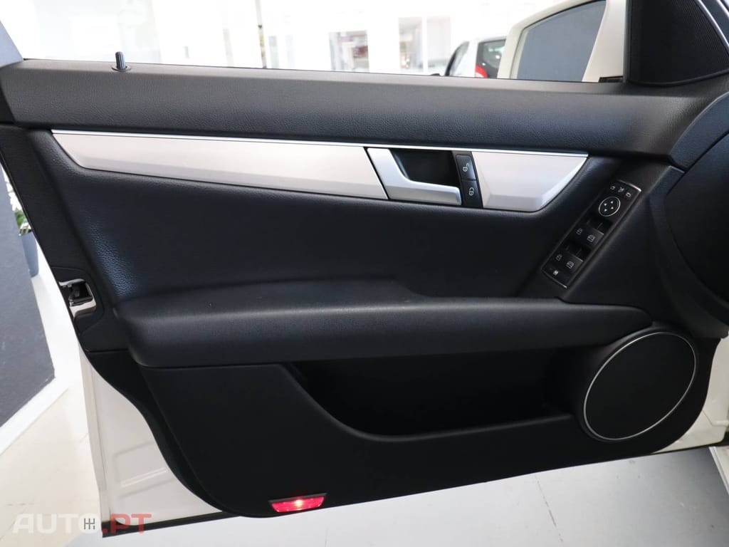 Mercedes-Benz C 220 CDi Avantgarde BlueEfficiency