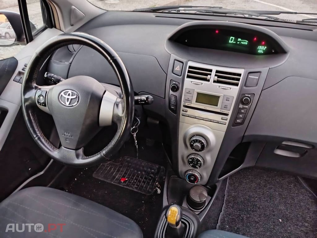 Toyota Yaris 1.0 VVT-i AC