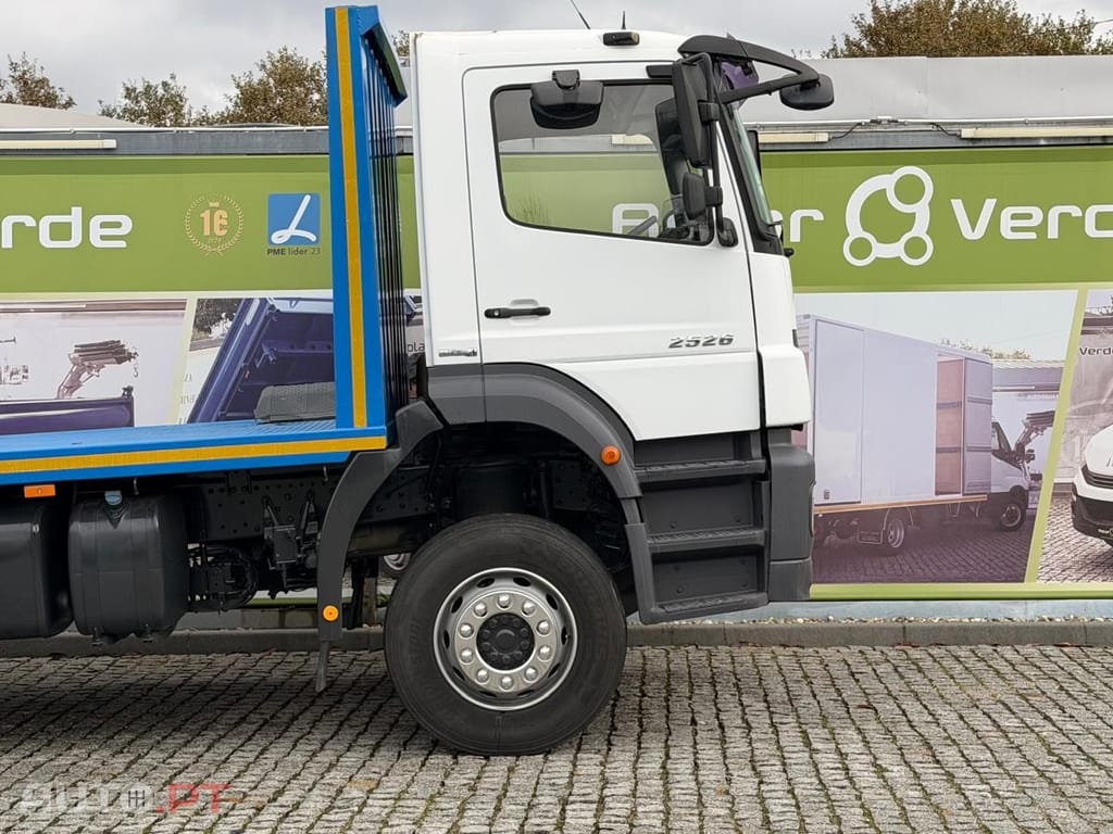 Mercedes-Benz 280 ESTRADO DE 8700 mm