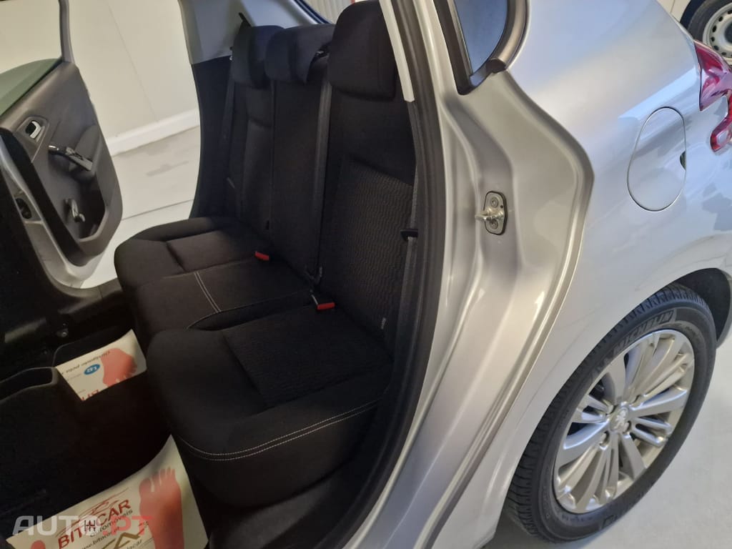 Peugeot 208 1.2 STYLE