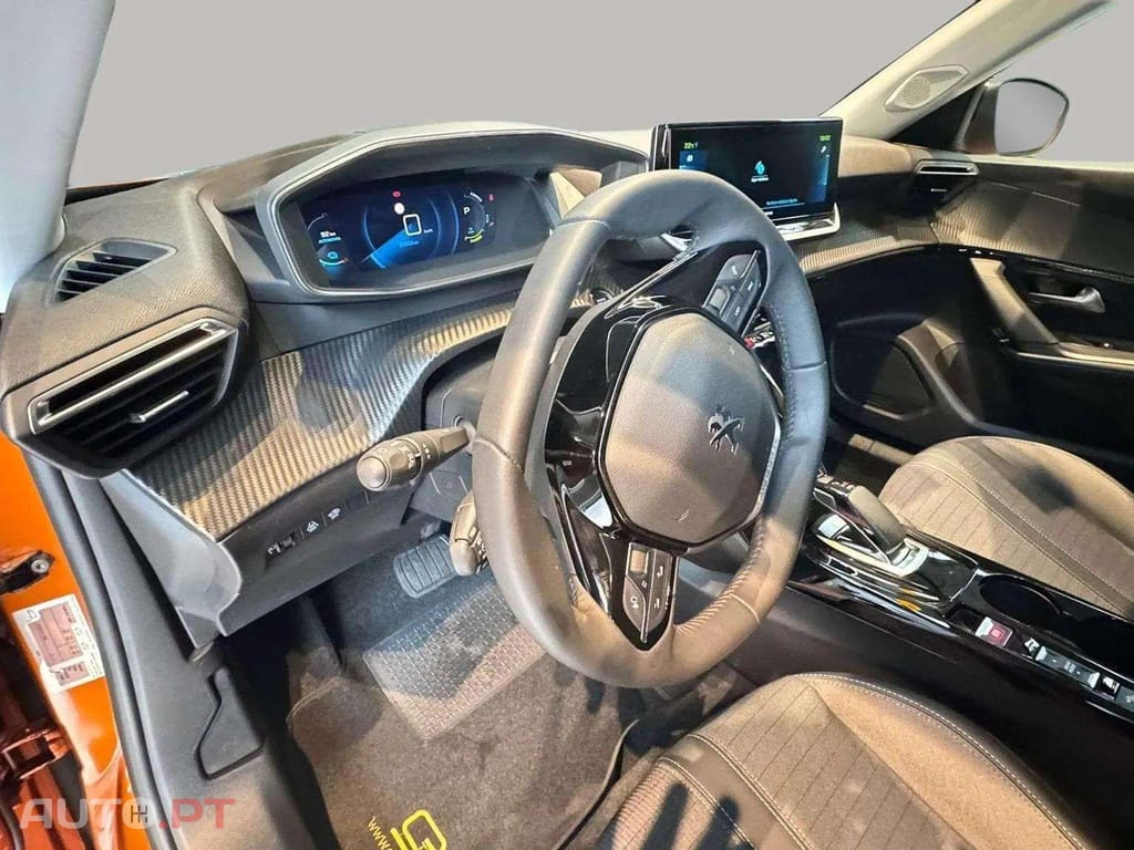 Peugeot E-2008 Allure 