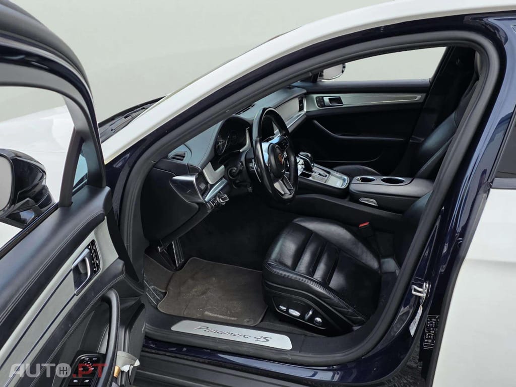 Porsche Panamera 4S