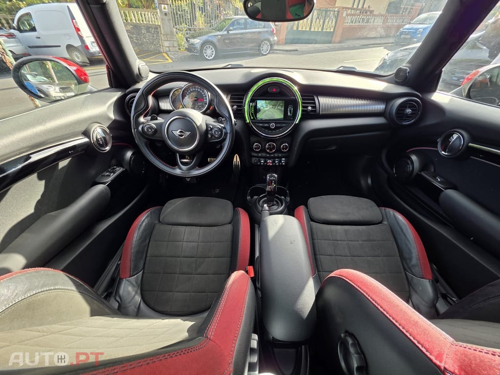 MINI Cooper John Cooper Works Auto Desportiva
