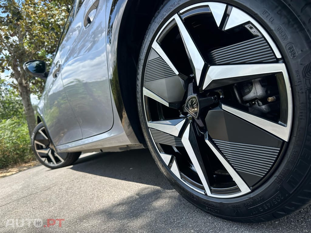 Peugeot E-208 50 kWh GT Pack