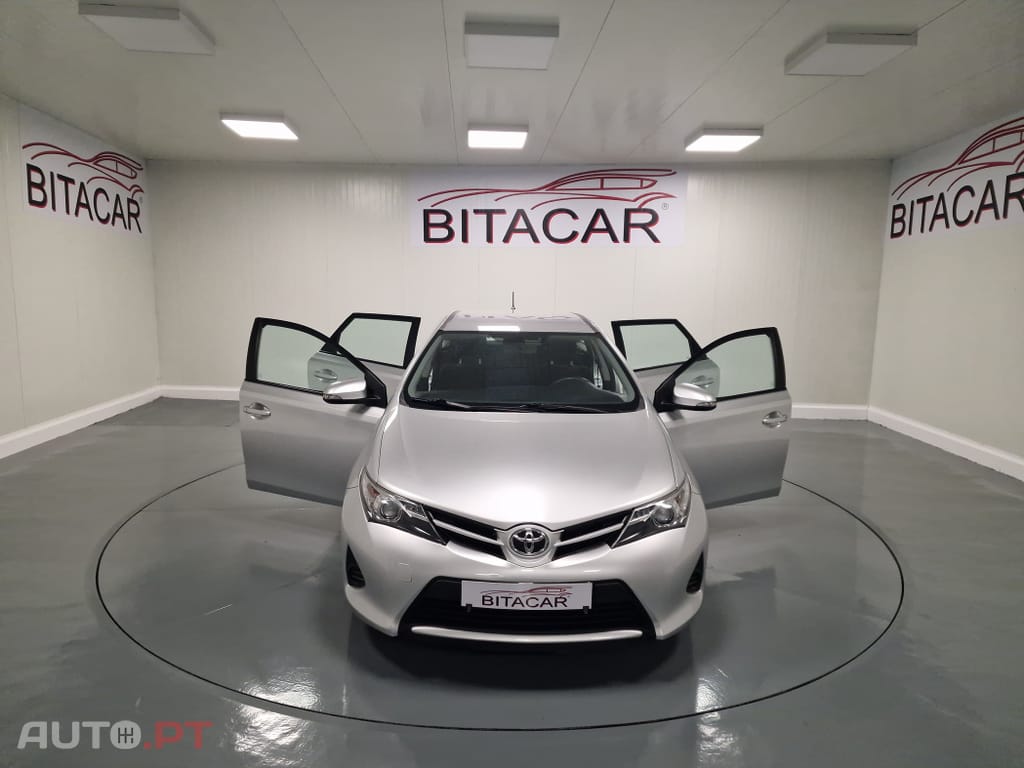 Toyota Auris Touring Sports 1.4 D-4D Active+AC