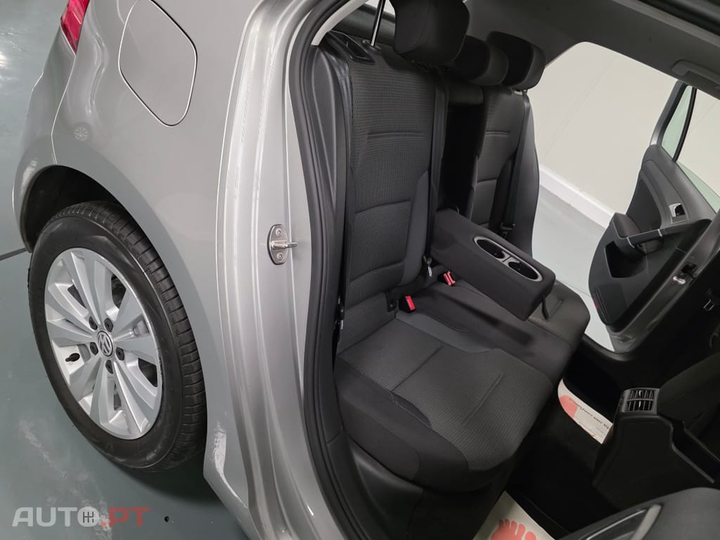 Volkswagen Golf 1.6 TDI Confortline