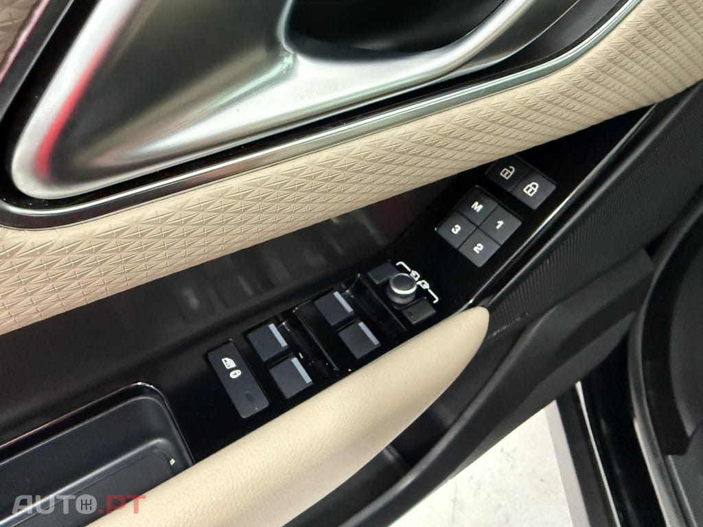 Land Rover Velar 2.0 D200 AWD R-Dynamic S