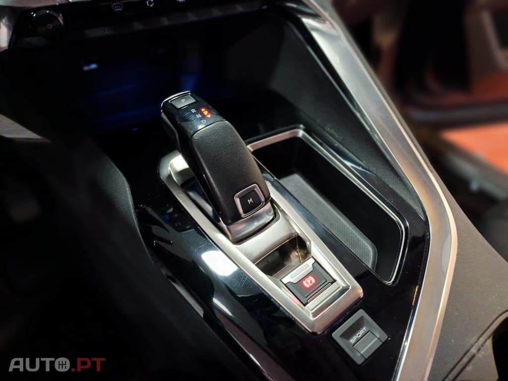 Peugeot 5008 1.2 PureTech Allure EAT8