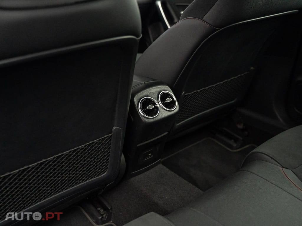 Mercedes-Benz A 250 e AMG Line