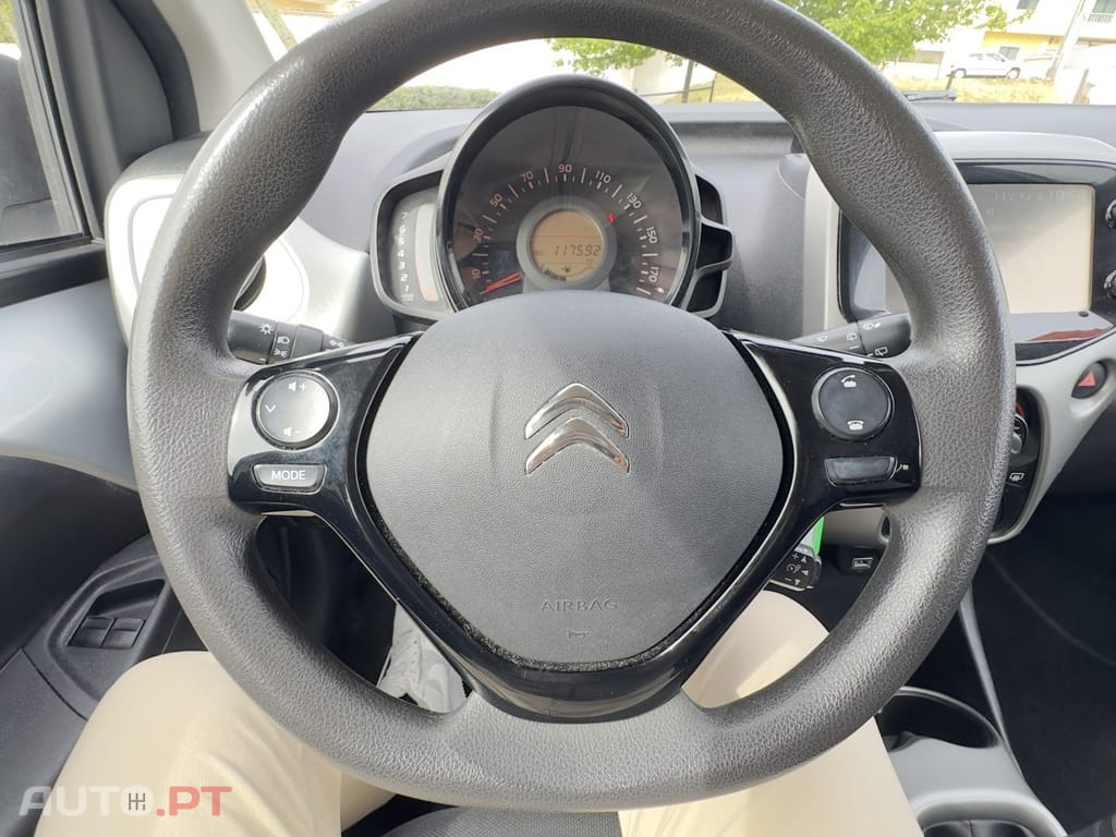 Citroen C1 1.2 VTi Shine