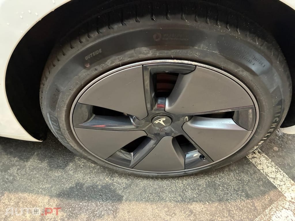 Tesla Model 3 Standard Range Plus RWD