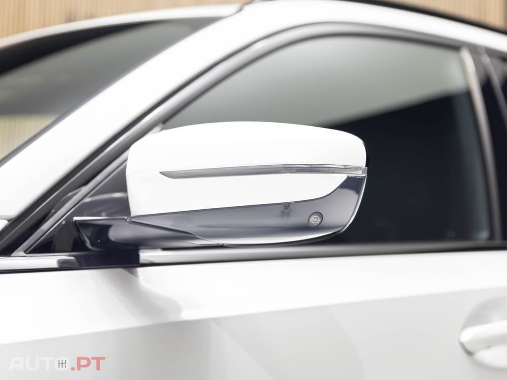 BMW 330 e Touring Pack Desportivo M Pro Auto