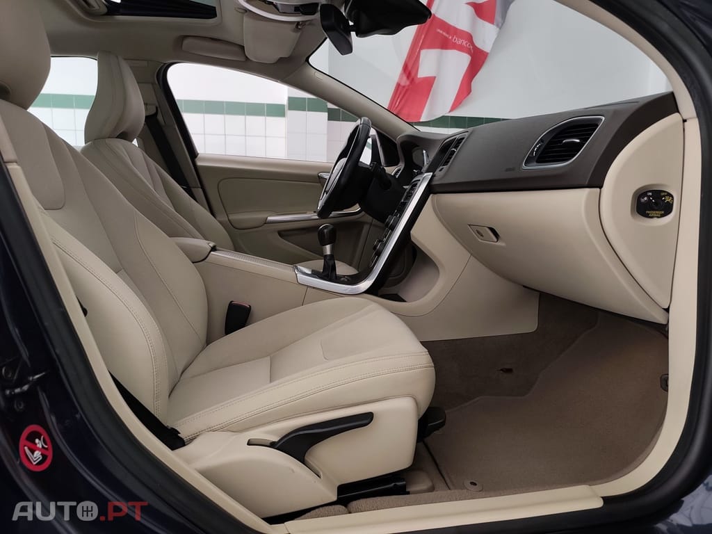 Volvo V60 2.0 D4 Momentum