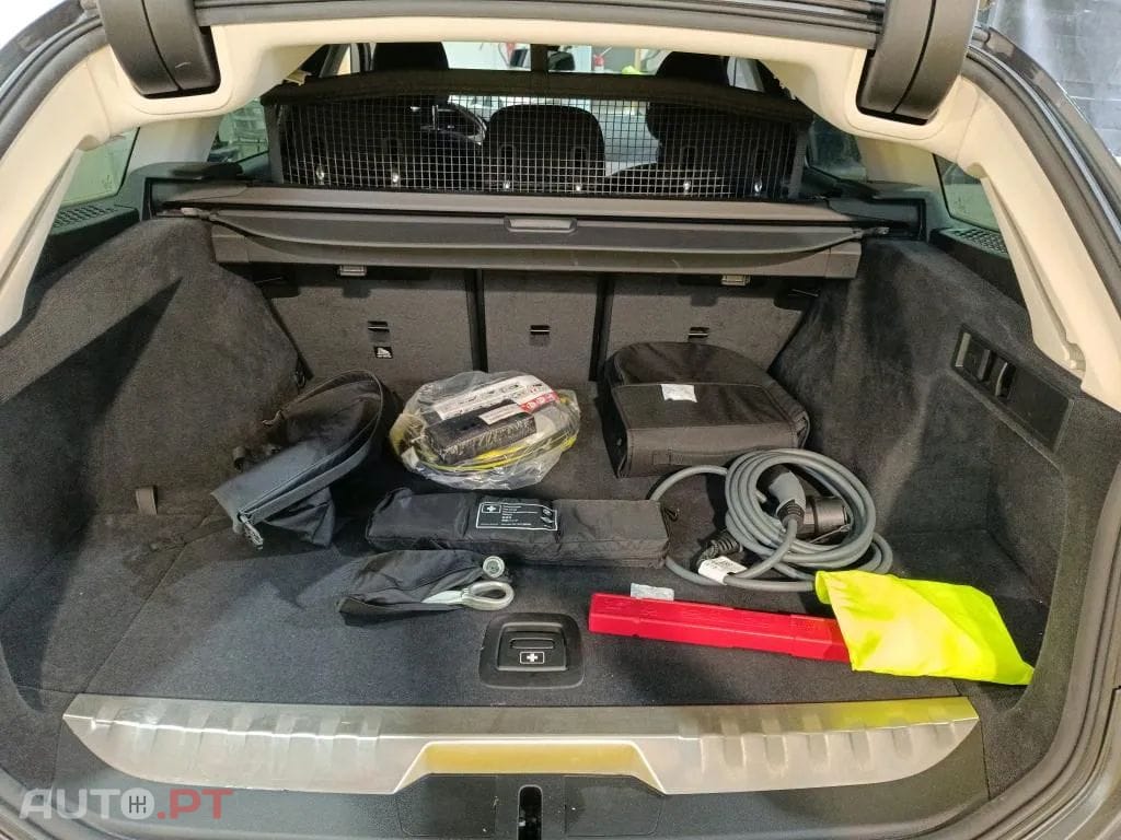 BMW 330 e Touring Corporate Edition Auto