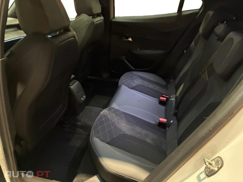 Peugeot E-2008 GT Pack