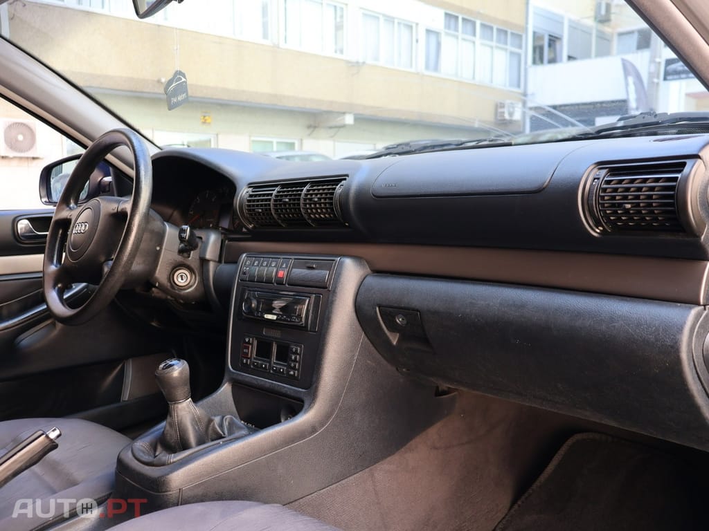 Audi A4 Avant 1.9 TDI Attraction