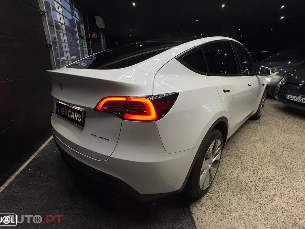 Tesla Model Y Long Range Dual Motor AWD