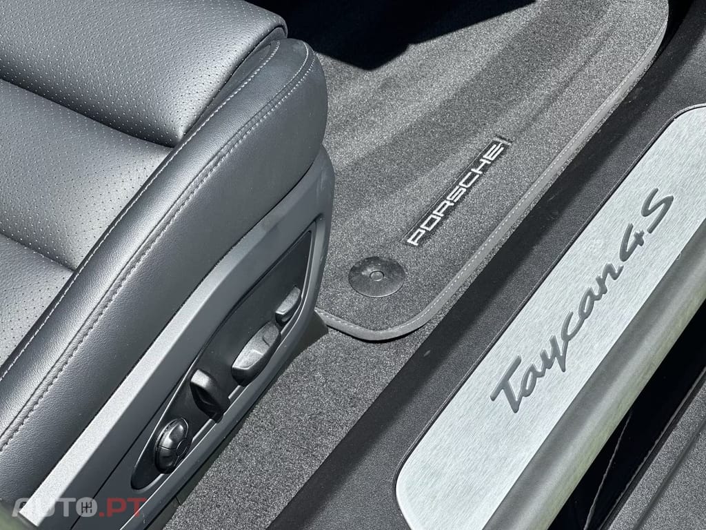 Porsche Taycan 4S I.V.A DEDUTIVEL