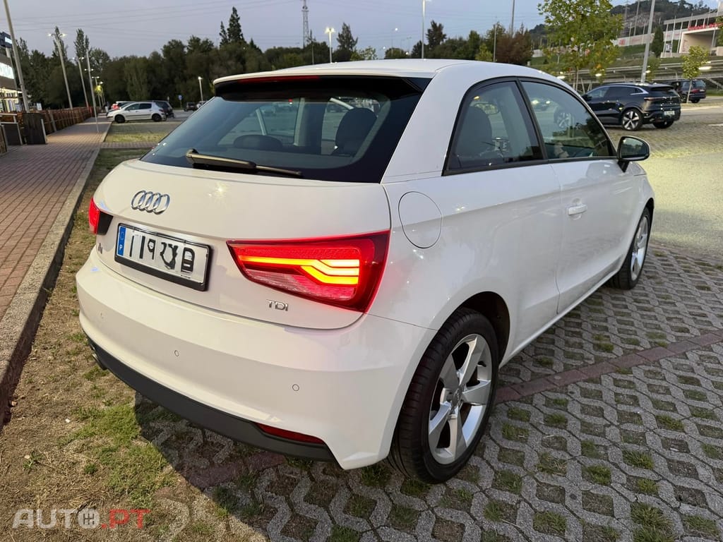 Audi A1 1.4 TDI (caixa automática 7 veloc)