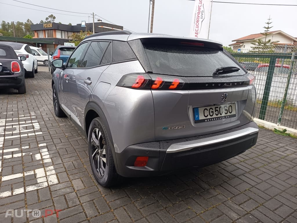 Peugeot E-2008 50 kWh Allure