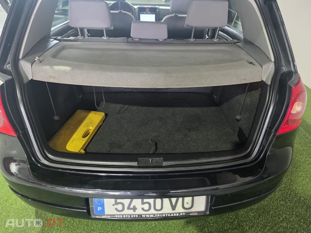 Volkswagen Golf 2.0 TDi Confortline