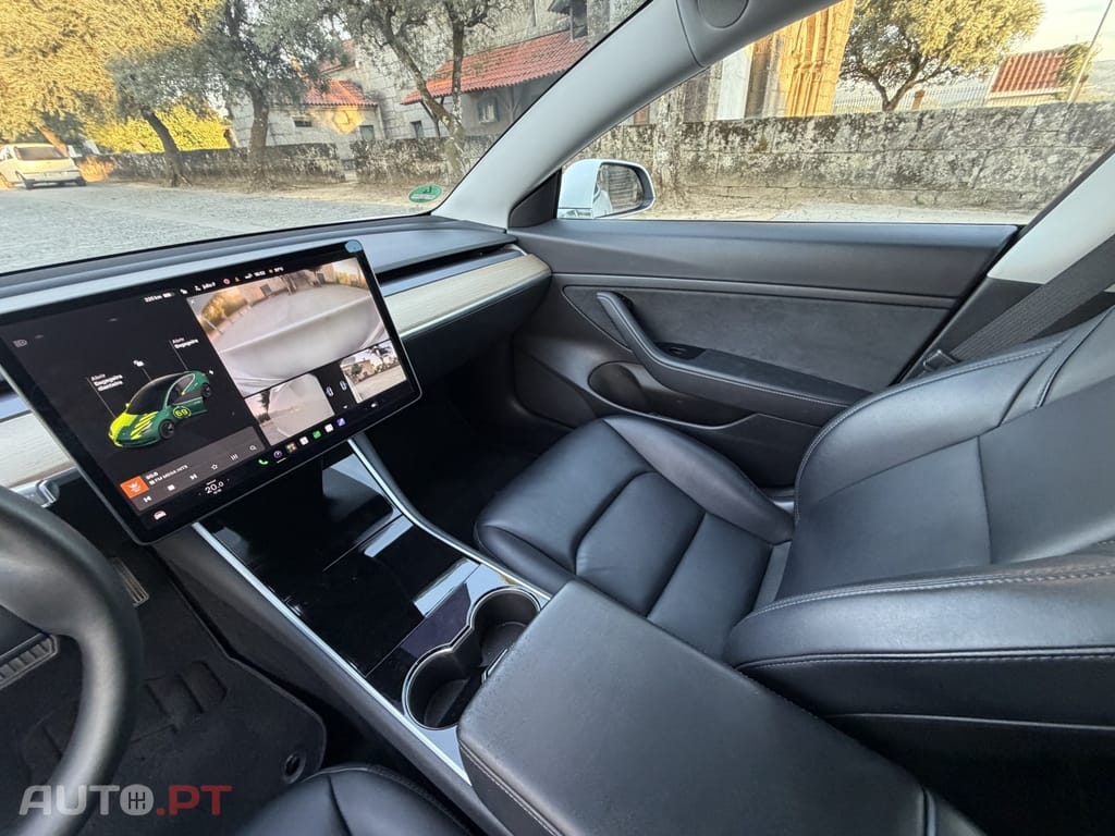 Tesla Model 3 Standard Range Plus RWD